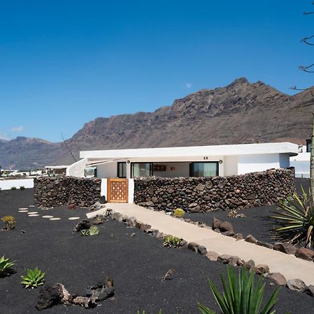 Lanzarote Famara Beach Bungalow ภายนอก รูปภาพ